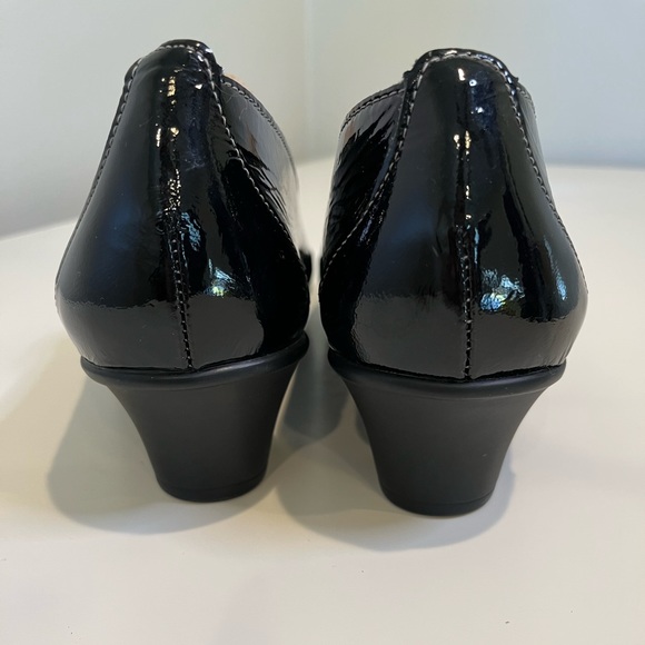 SAS Sonyo Slip on heel. Women’s black size 8 WIDE. - Picture 4 of 5